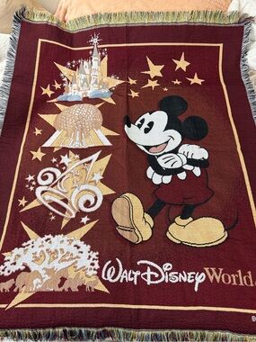 Walt Disney World Mickey Mouse 50” X 60” Tapestry Throw Blanket